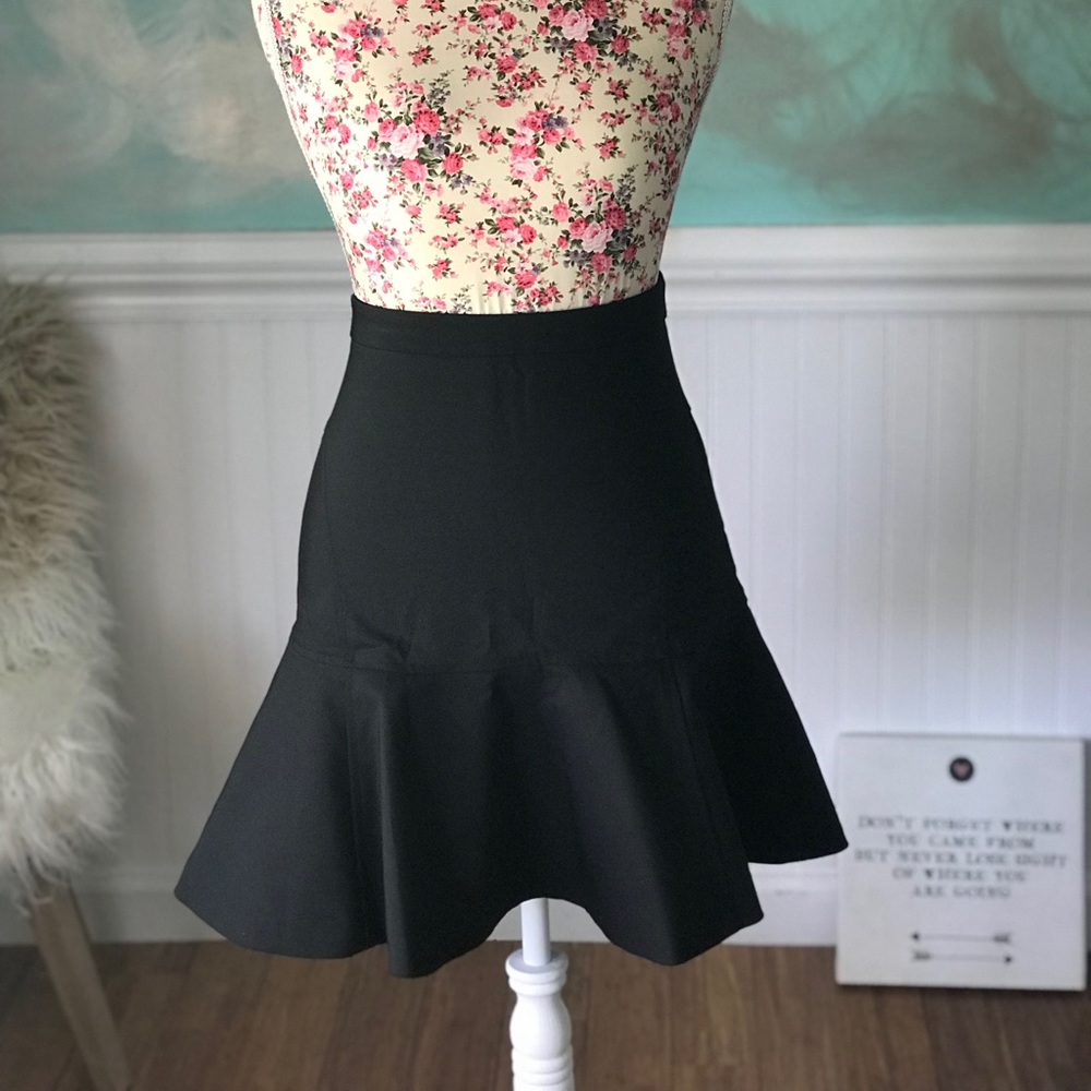 Black Elle Skirt Size 2